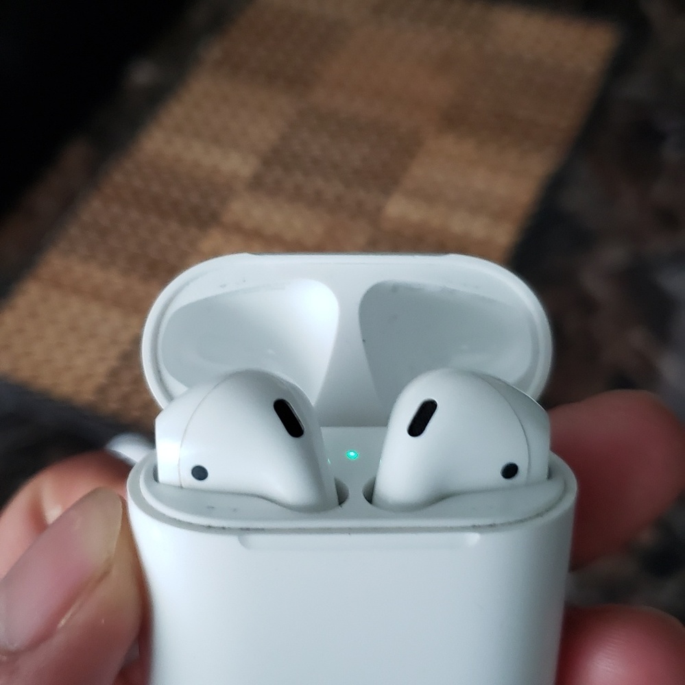 Apple airpods 1 generation